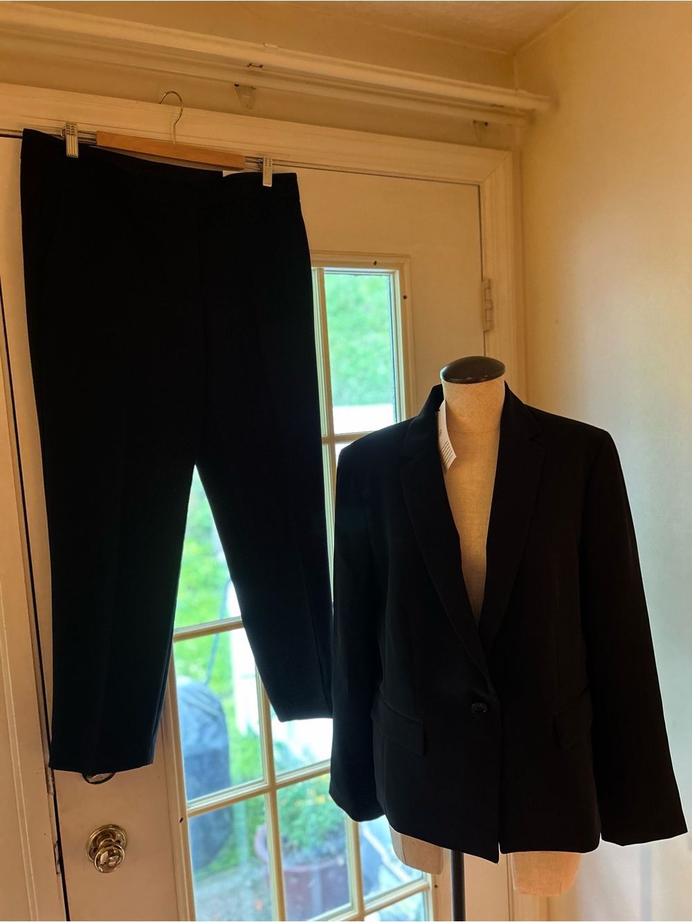 Ann Taylor Classic Black Women's Suit Jacket and Pants Set sz. 12. Nwt - Picture 2 of 16